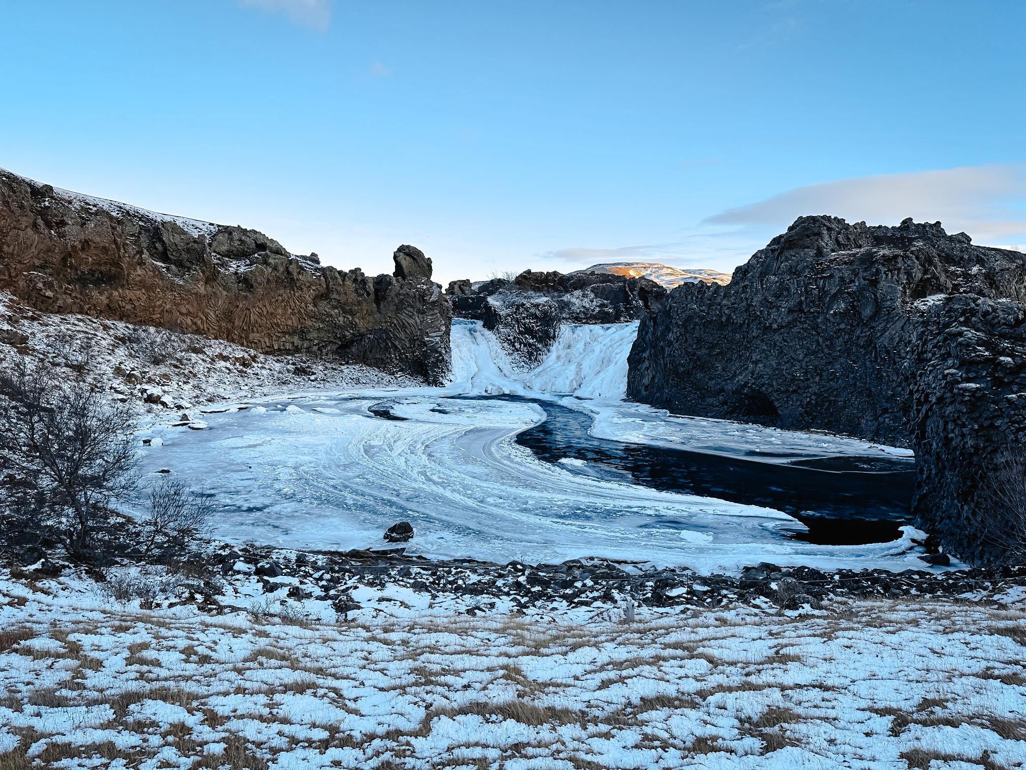 cascades Hjálparfoss