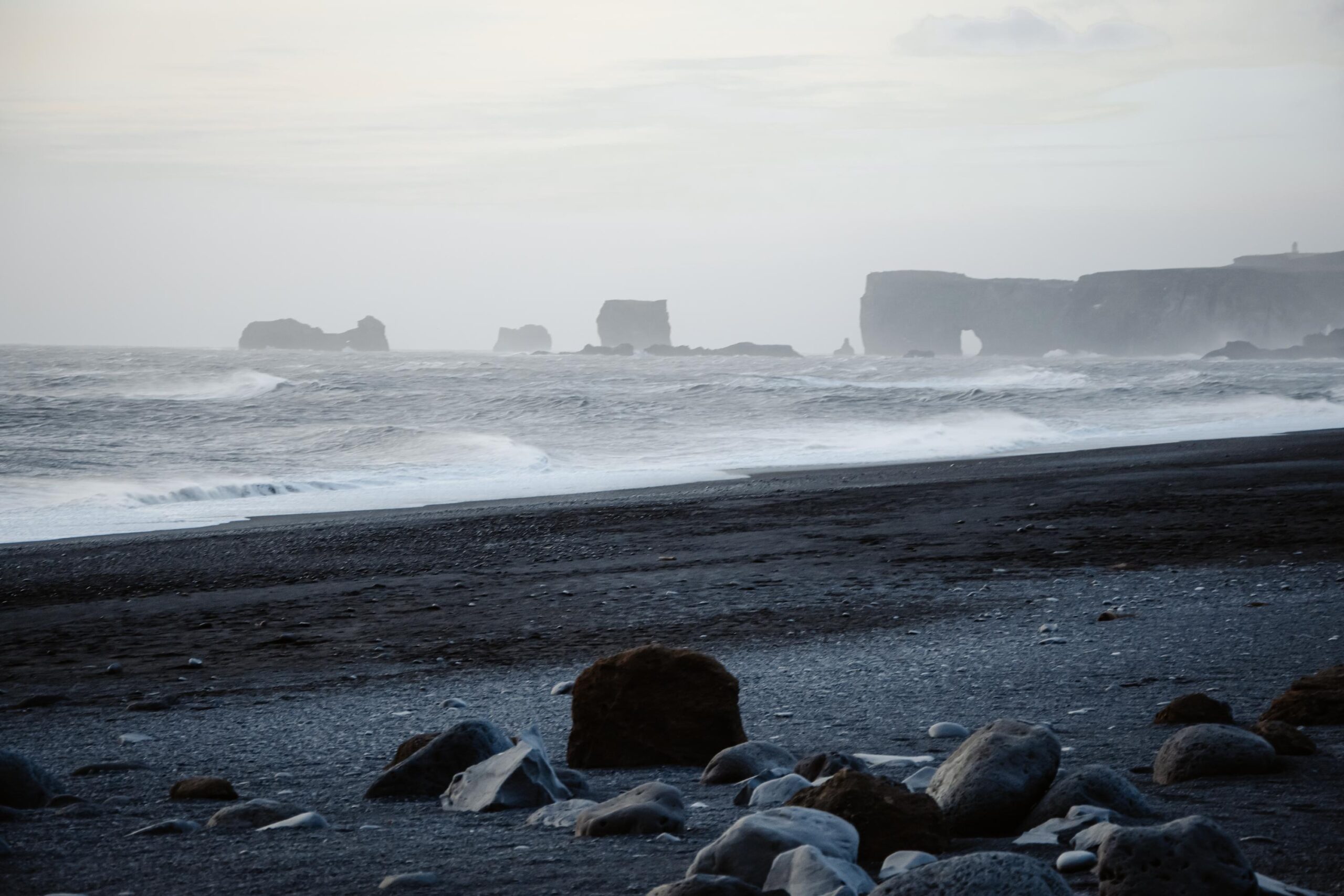plage de sable noir