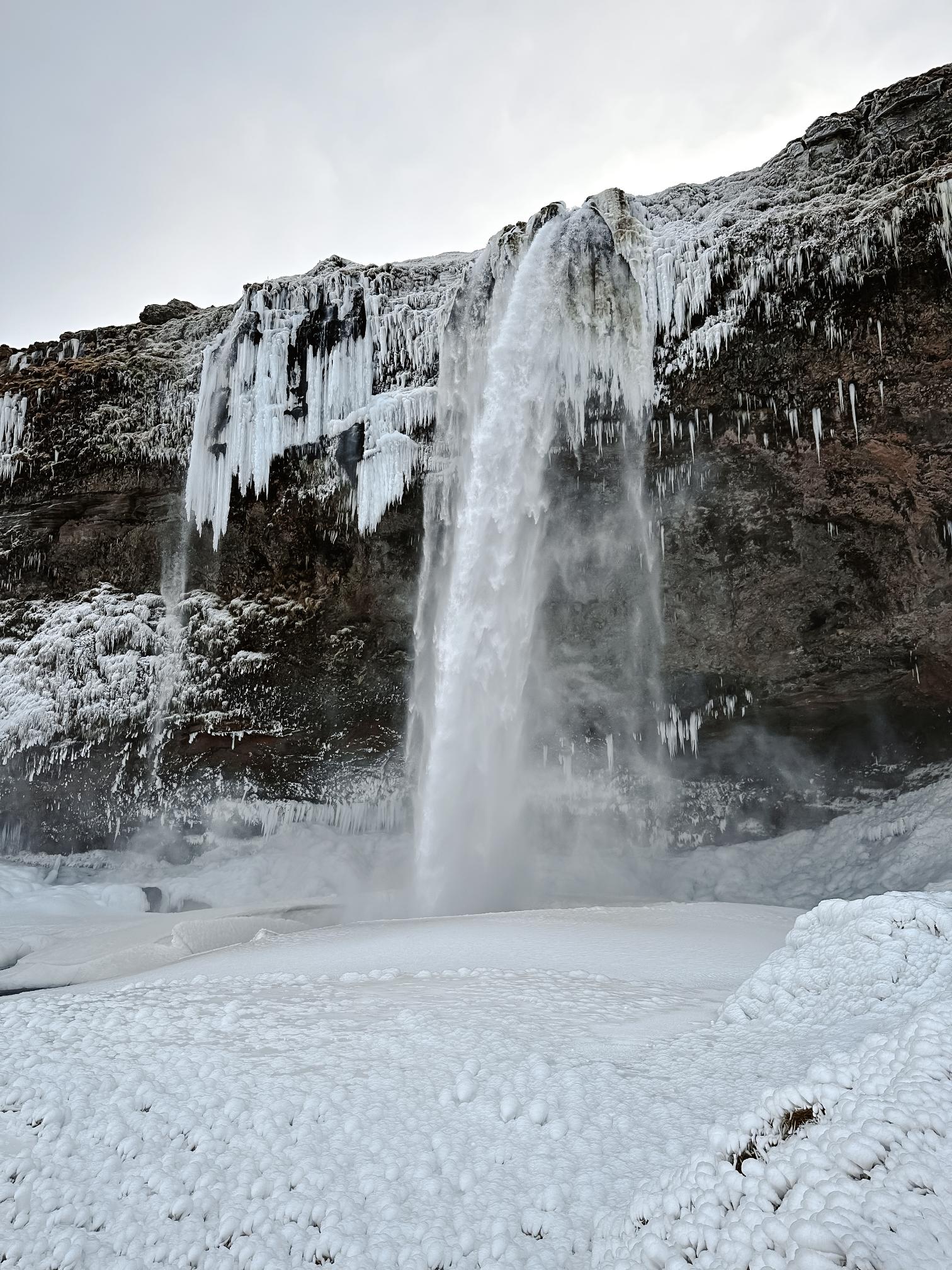 cascade enneigée