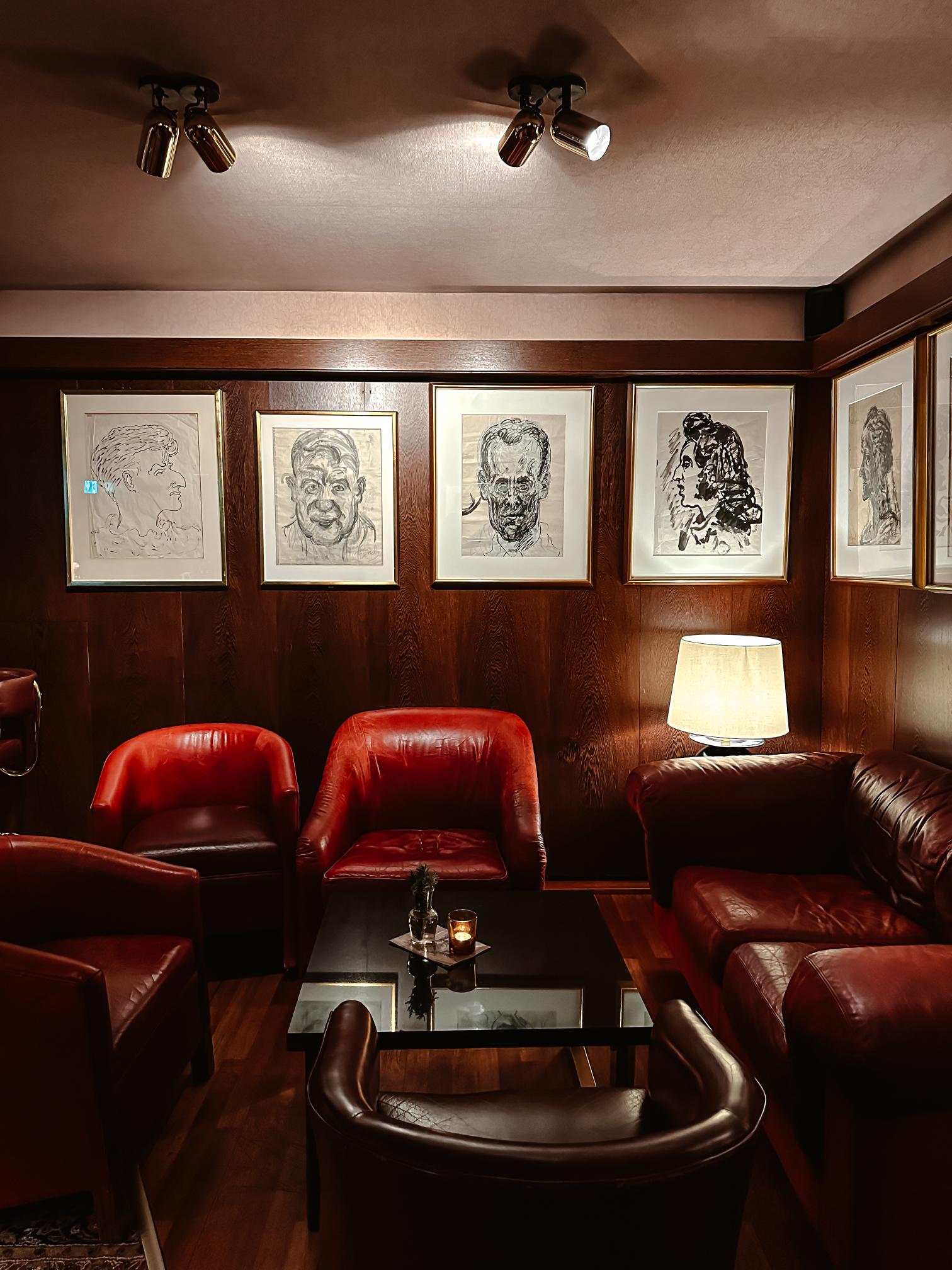 bar de l'hôtel holt