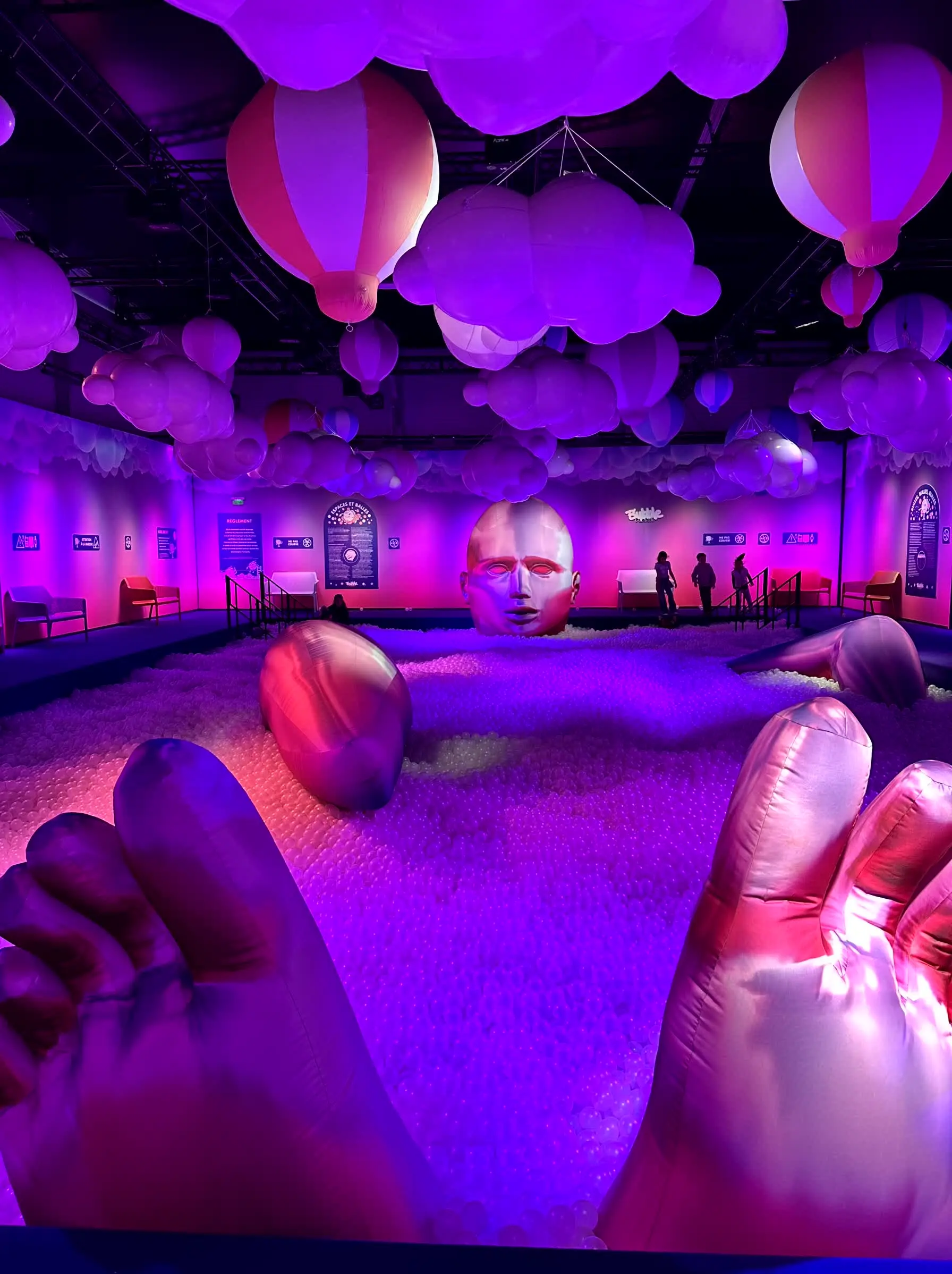 piscine à boules de Bubble Planet