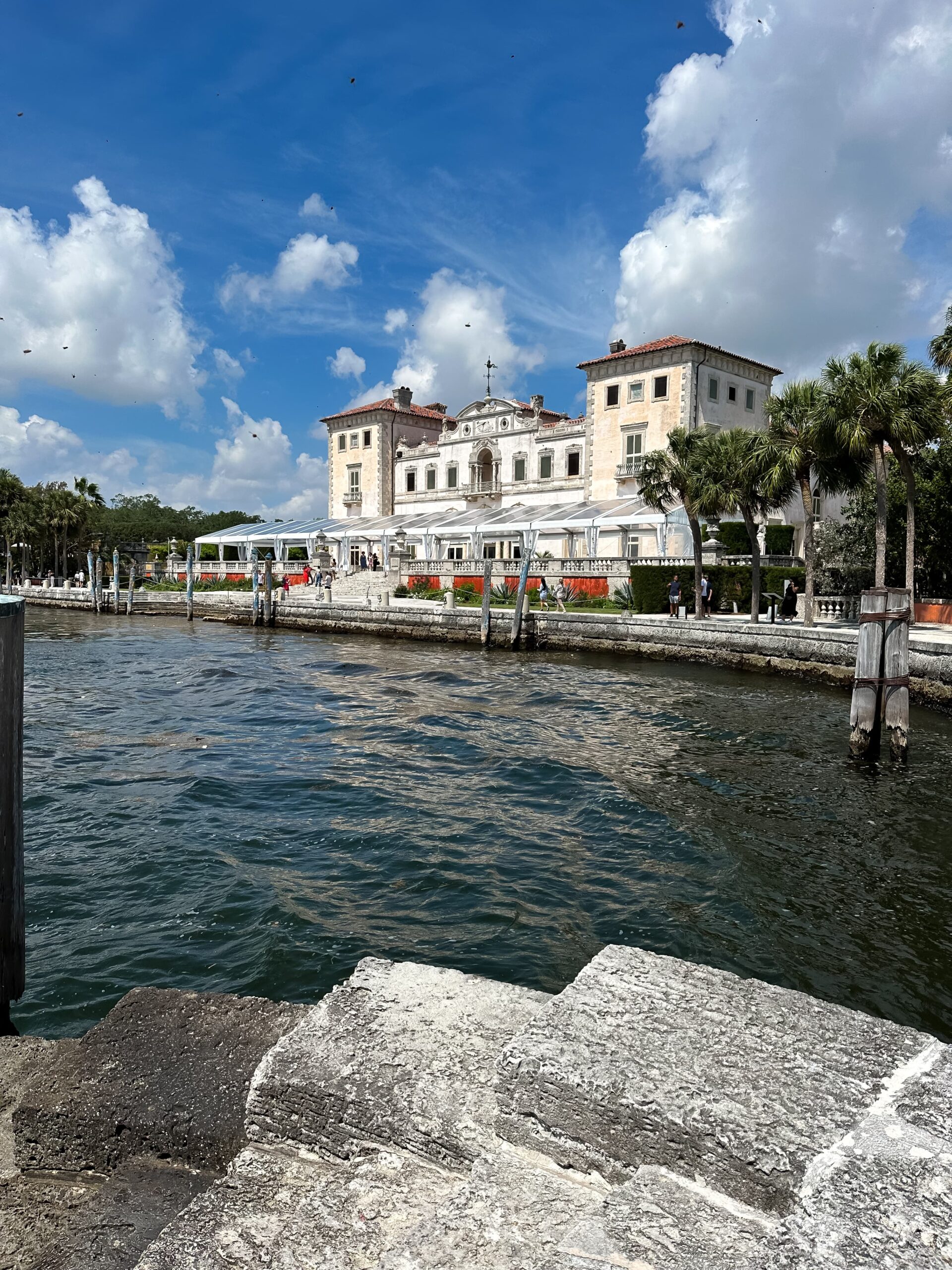 la villa vizcaya au bord de l'eau